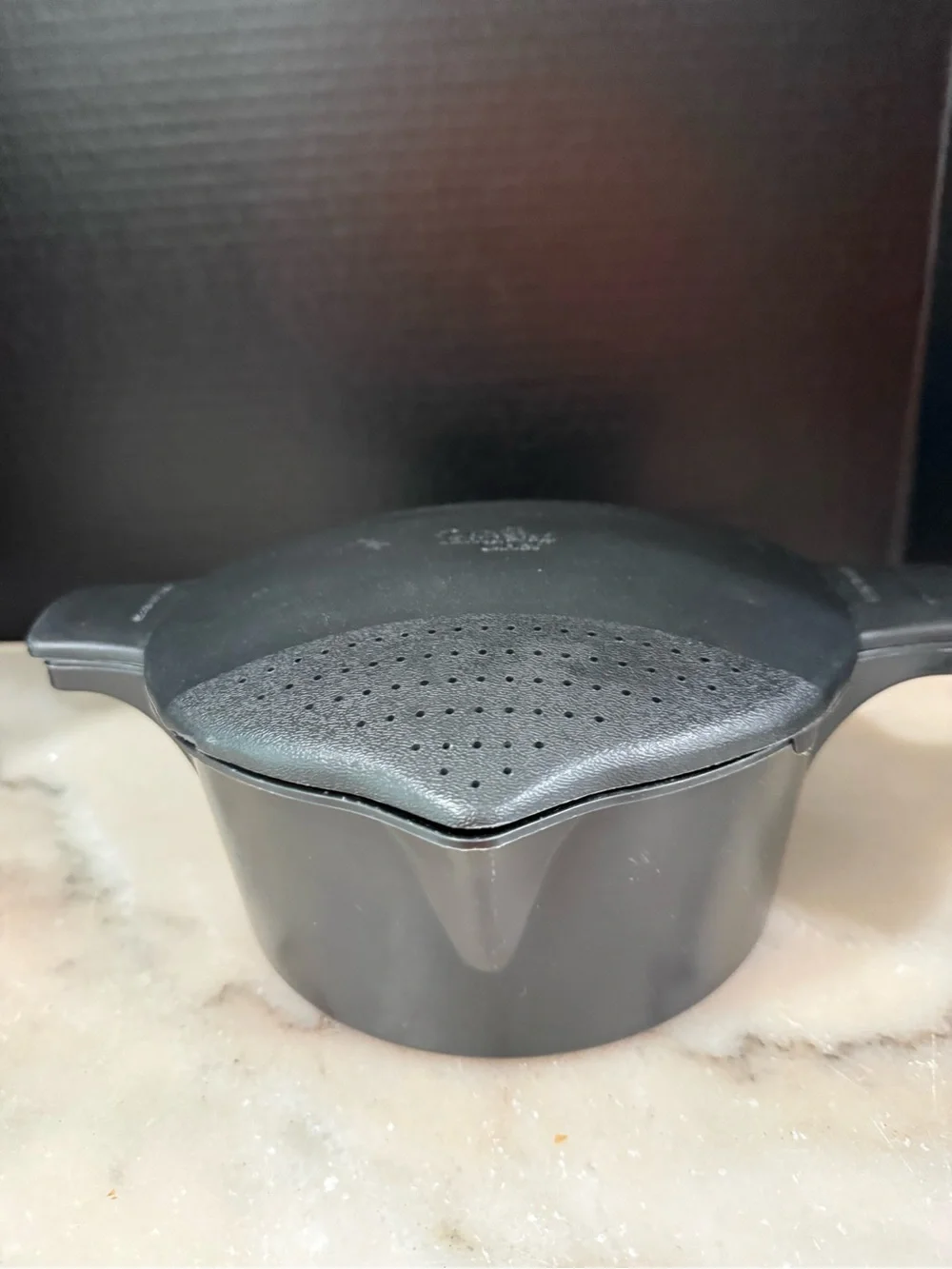 Pampered Chef Large Micro Cooker Microwave Steamer 2 Qt  Liter 8 Cup Black USA